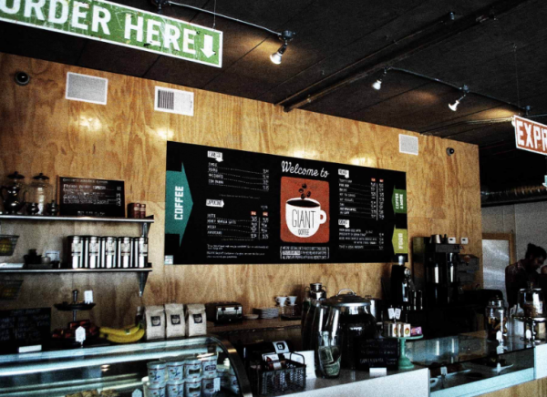 Warung kopi modern dengan tampilan nautical